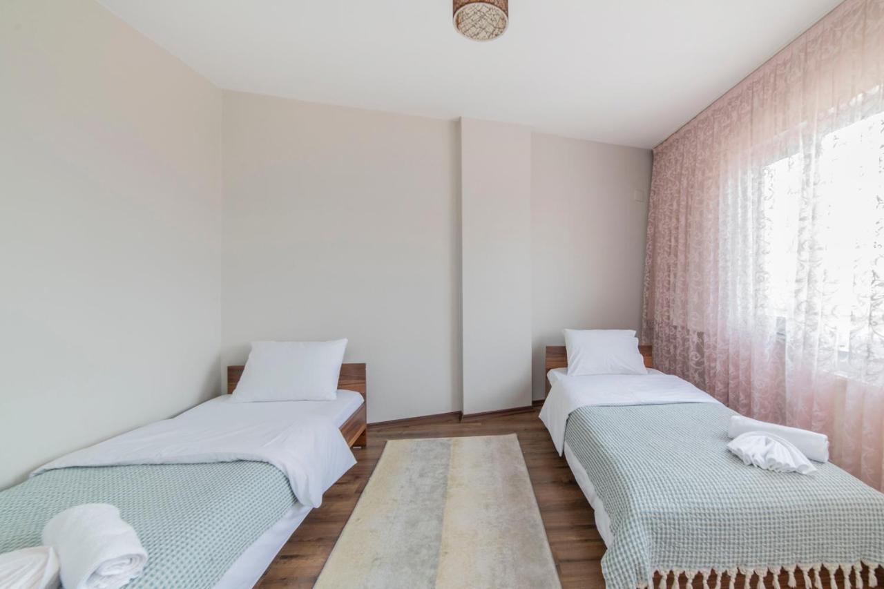 Centrally Located 2 Bedroom Apt With Netflix Bursa Extérieur photo